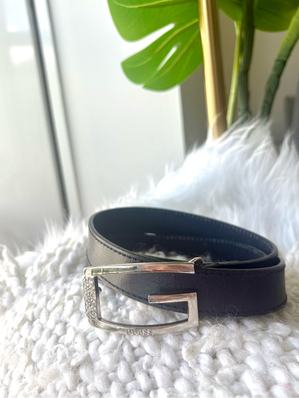 GUESS Genuine Leather Black Rhinestone G Buckle Y2K Glam Belt